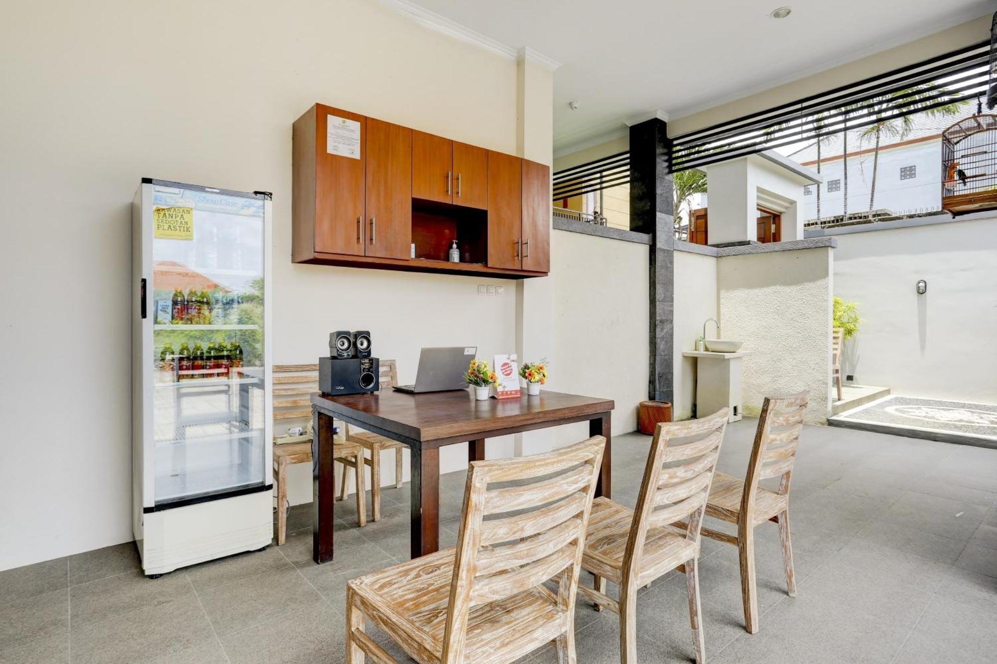 Super Oyo 90232 March 67 Stay Balian Exterior photo